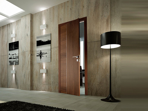 Межкомнатная шпонированная дверь с алюминиевой вставкой Design Ghizzi Benatti sky-canaletto brown